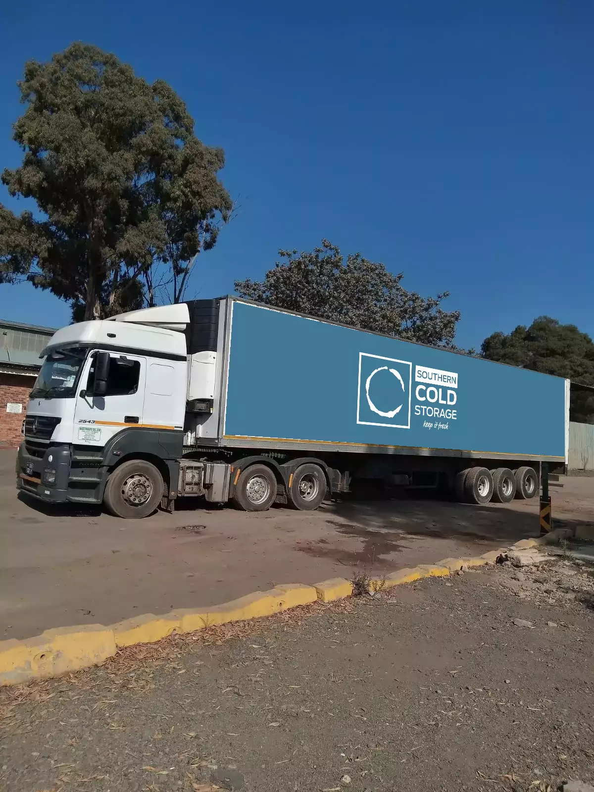 transport logistics refrigerated trucks cold chain shipping temperature controlled distribution fresh produce delivery SouthernColdStorage.co.ke8